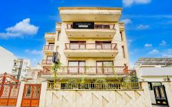 Super Townhouse Sector 47 Near Medanta