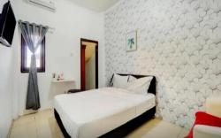 RedDoorz near Plaza Araya Malang