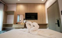 Standard Queen room - อำพัน Amber