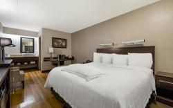 Red Roof PLUS+ Nashville Airport