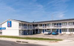 Motel 6 Fort Worth, TX - North