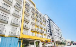 OYO 893 Dian Suites Makati