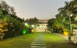 Royal Garden Resort