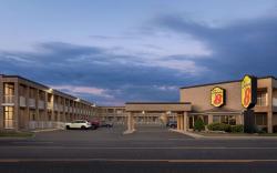 Super 8 By Wyndham Windsor/Dougall