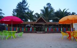 Livin Waves Beach stay and cafe