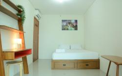 Woodland Park 1BR Residence Pool View By Travelio