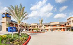 Baymont Inn & Suites Houston Hobby Airport