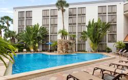 Doubletree by Hilton Fort Myers at Bell Tower Shops