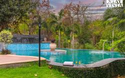 StayVista at Maple Farms with Pool, BBQ & Bonfire