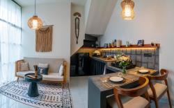 Cozy, Smart, Renovated Flat to Western Standard