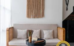 Cozy, Smart, Renovated Flat to Western Standard