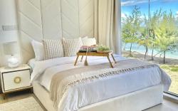 LAZZLLA OCEAN VIEW BEACH FRONT APARTMENT 