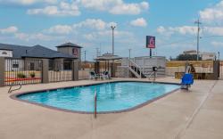 Studio 6  Suites Brenham, TX