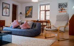 Spacious Grade II Listed Flint Cottage Sleeps 2