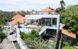 Villa Ozkar: elegant with 3 bedrooms,pool, terrace