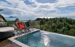 Sis and Sea Villa