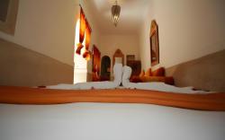 Riad white flowers