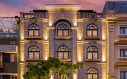 Golden Star Apartment & Hotel