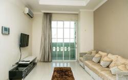 Comfy 1BR Belleza Apartment By Travelio