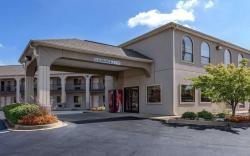 Econo Lodge Inn & Suites