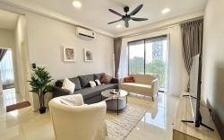 MRT Ekocheras Luxe Suite: Velvet Serenity by Moka