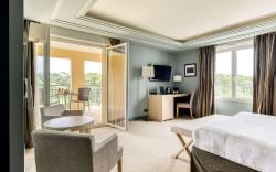 Zenitude Hotel la Valadière, an Ascend Collection Hotel