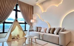 Paradigm Residence, SkyJoy by Guesthouse (8pax)