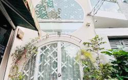 DORI HOUSE NTL (311/56)