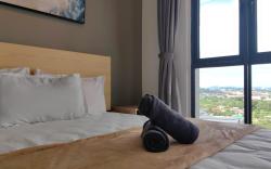 Sunset View High Floor K Avenue Private Room 3 Pax