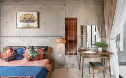 Brutalism Pool Villa - 4 BR - 3 mins to the Beach