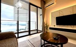 SeaView DangaBay <Heart of City> by Cowidea