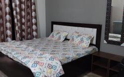 Rooms near expomart greater noida