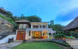 Villa Rumah Senja Temukus Lovina Bali Sunset View