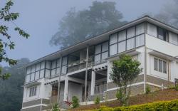 Misty Courtyard Resort
