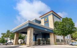 Comfort Suites Medical Center near Six Flags