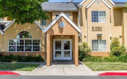 Econo Lodge Inn & Suites Santa Rosa South