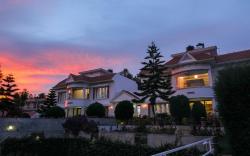 Twin Tree - Mountain Resort
