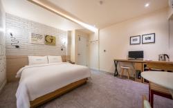 Seongbuk (Bomun-dong) Piano