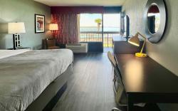 Quality Inn & Suites Gulf Breeze Bayside near Pensacola Beach
