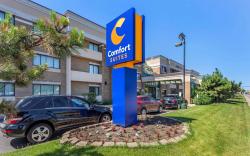Comfort Suites Oakbrook Terrace near Oakbrook Center