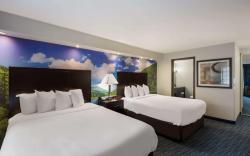 Clarion Pointe Downtown