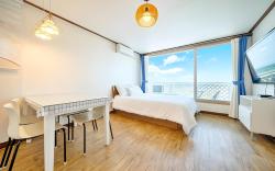 Yangyang Sunrising Seaside Pension