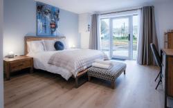 Suite 6 - Sleeping Giant Hotel - Pen Y Cae Inn