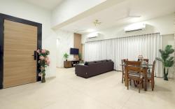 Sunny 3 BHK HomeSuite - Reliance Coprorate Park 