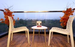 Luxury HomeSuite 3 BHK - Reliance Corporatepark 
