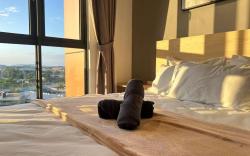 K Avenue *Sunset View*  3 Pax (5 mins to Airport)