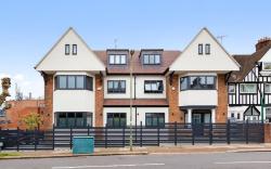 Luxury Spacious 2 person Suite in North London