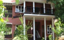Inn Pondiville Forest Retreat