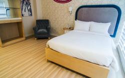 Queen Margarette Hotel Downtown
