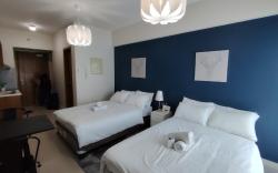 Unit 25O Walking distance SLEC, UsEmbassy,PGH 1BR